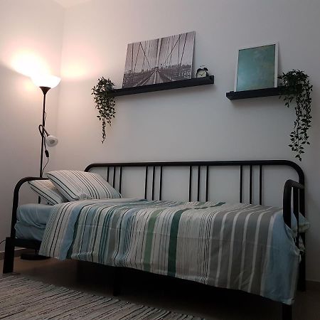 Private Bed/Bathroom In Netanya Dış mekan fotoğraf