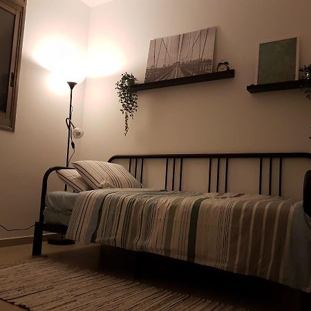 Private Bed/Bathroom In Netanya Dış mekan fotoğraf