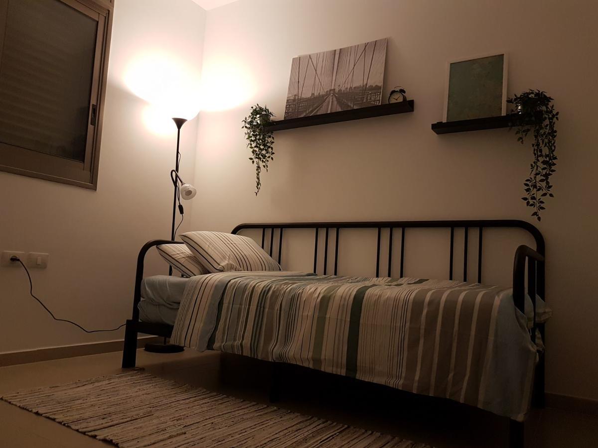 Private Bed/Bathroom In Netanya Dış mekan fotoğraf